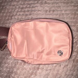 lululemon Blush Pink Everywhere belt bag